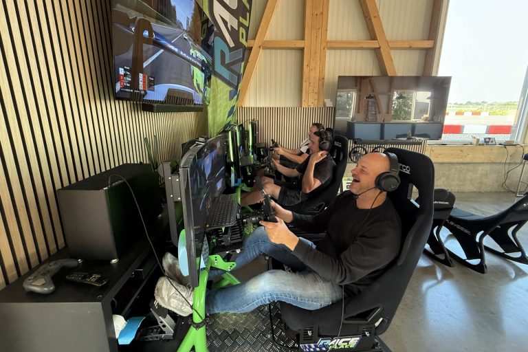 Simracing an den Rigs im Driving Park Burgau
